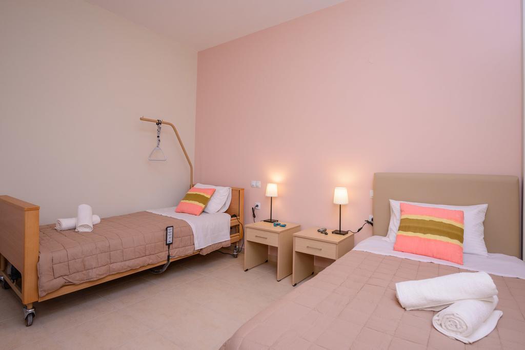 Agia  Aksos Suites Accessible Accommodation מראה חיצוני תמונה
