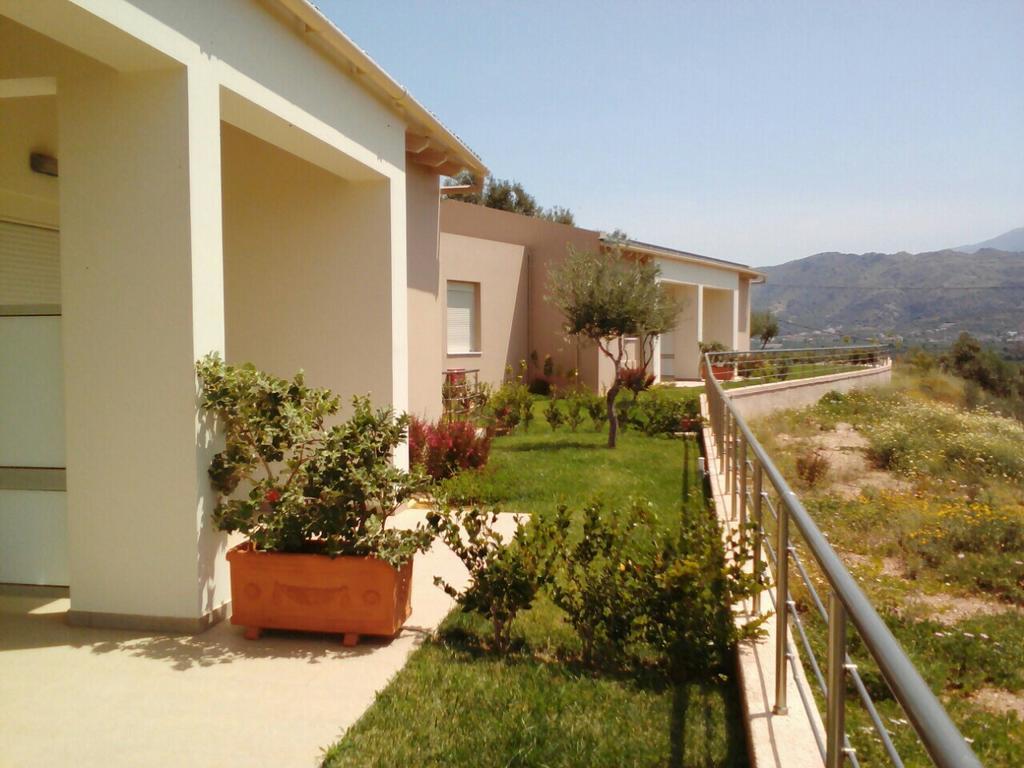 Agia  Aksos Suites Accessible Accommodation מראה חיצוני תמונה