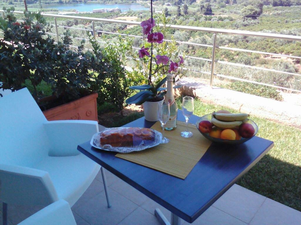 Agia  Aksos Suites Accessible Accommodation מראה חיצוני תמונה