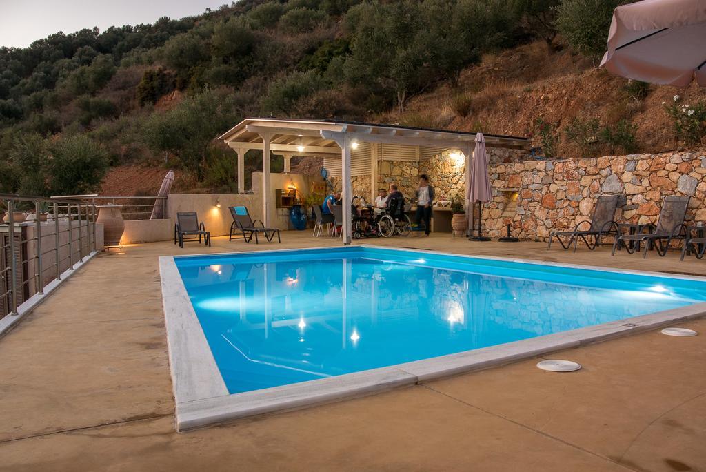 Agia  Aksos Suites Accessible Accommodation מראה חיצוני תמונה