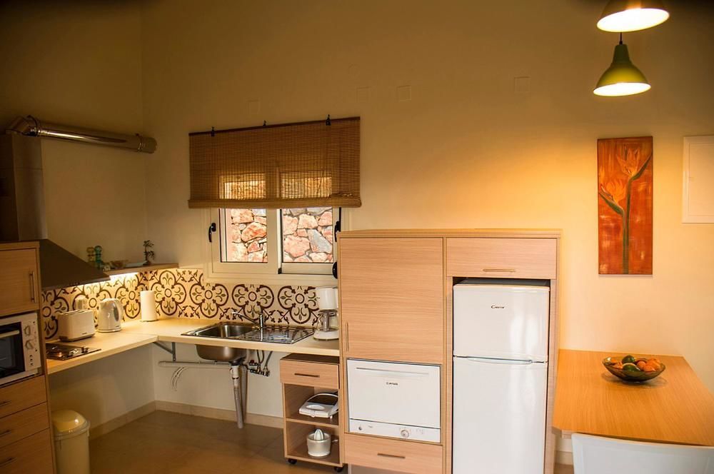 Agia  Aksos Suites Accessible Accommodation מראה חיצוני תמונה