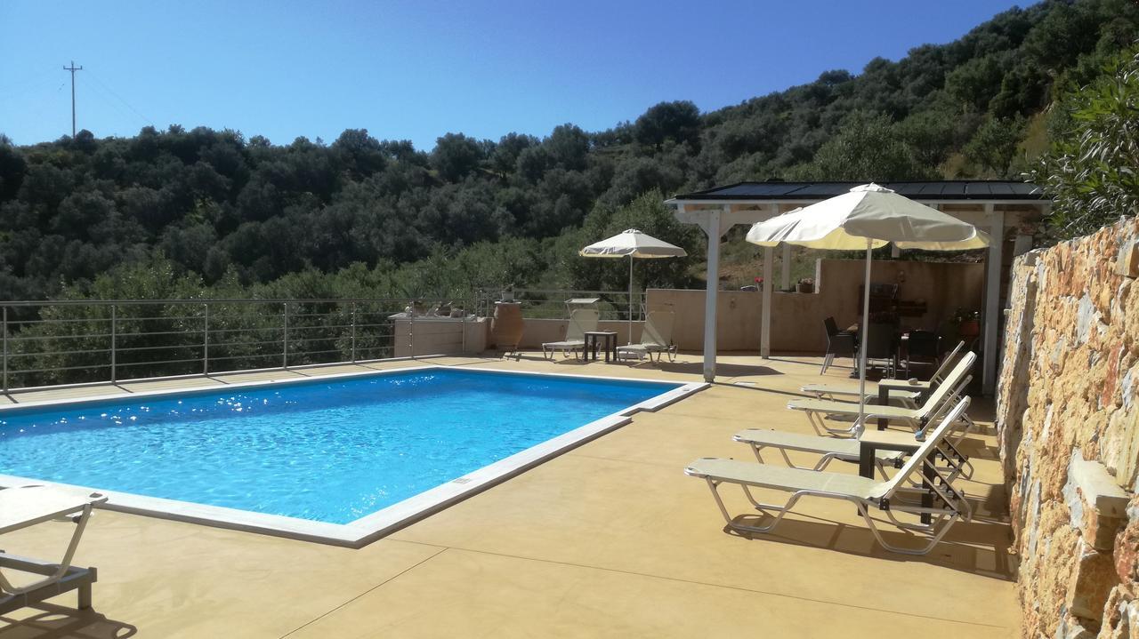 Agia  Aksos Suites Accessible Accommodation מראה חיצוני תמונה