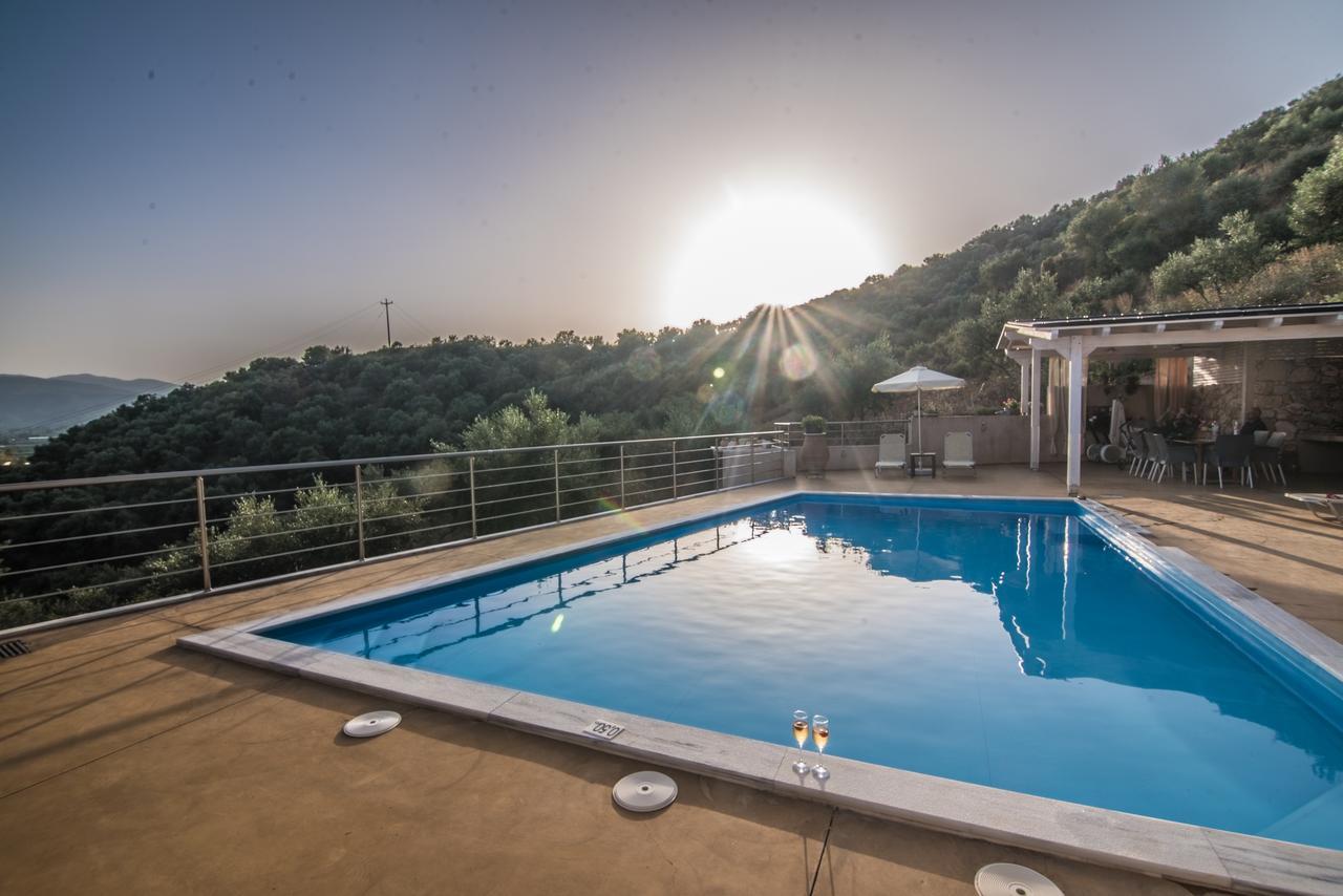Agia  Aksos Suites Accessible Accommodation מראה חיצוני תמונה