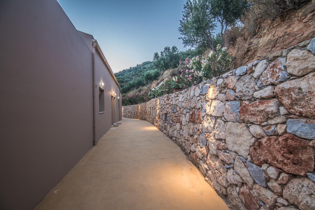 Agia  Aksos Suites Accessible Accommodation מראה חיצוני תמונה